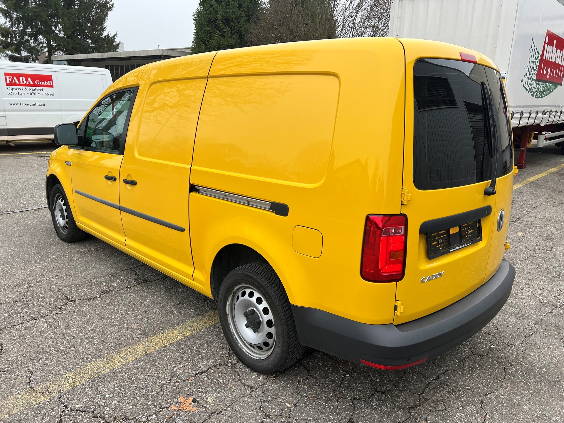 VW Caddy Maxi 2.0TDI 4Motion BlueMotion Technology-image-3