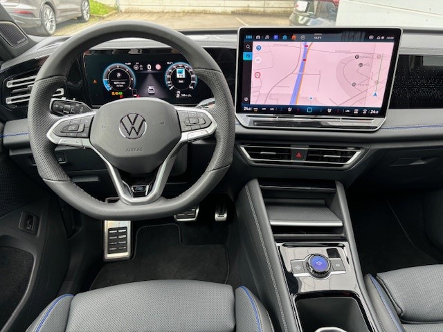 VW Tiguan 2.0 TDI SCR R-Line 4Motion DSG-image-9