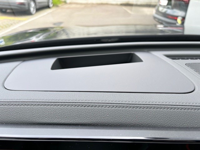 VW Tiguan 2.0 TDI SCR R-Line 4Motion DSG-image-14