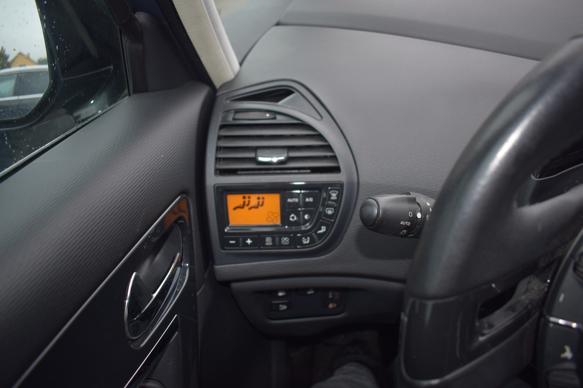 CITROEN C4 Picasso 1.6i 16V THP Exclusive BMP6-image-10