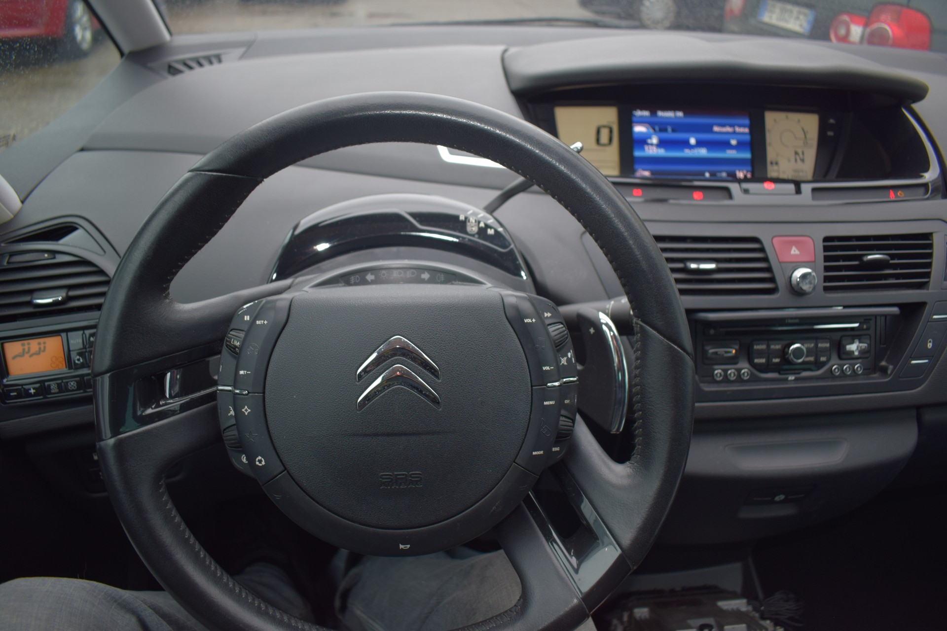 CITROEN C4 Picasso 1.6i 16V THP Exclusive BMP6-image-9