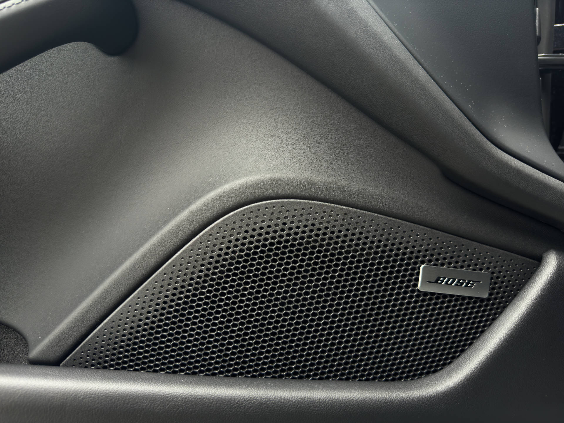 PORSCHE Taycan 4S Cross Turismo-image-10