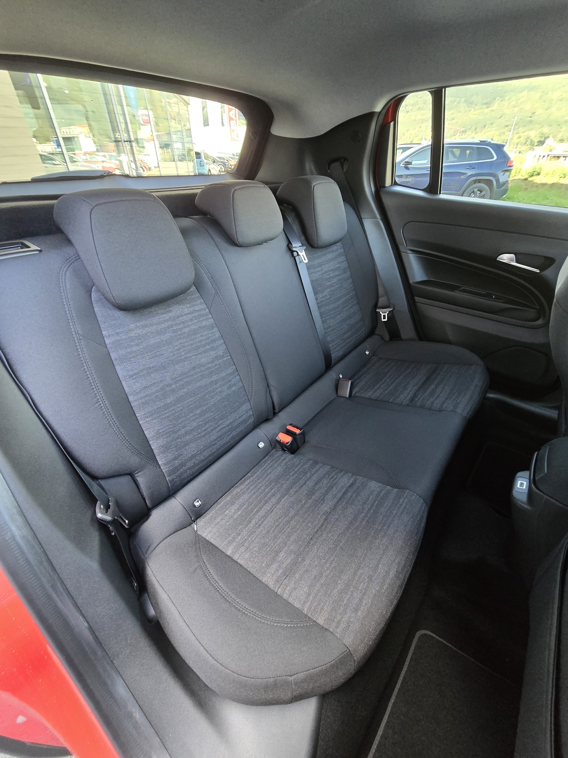 JEEP Avenger 54kWh Longitude Business-image-14