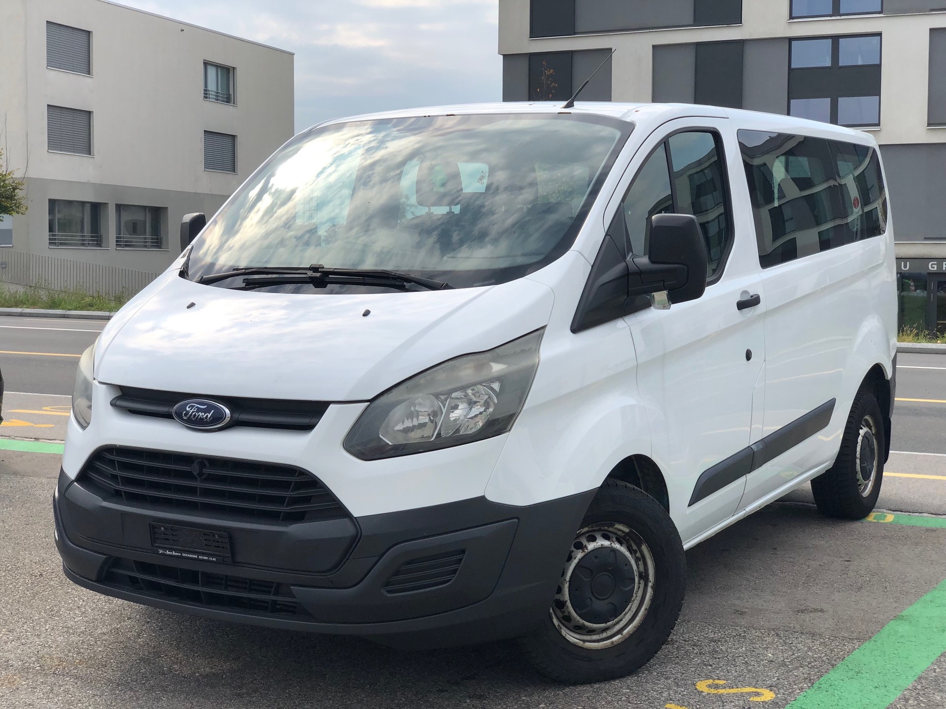 FORD Transit Custom 300 L1H1 Level 3 - 9 Places-image-0