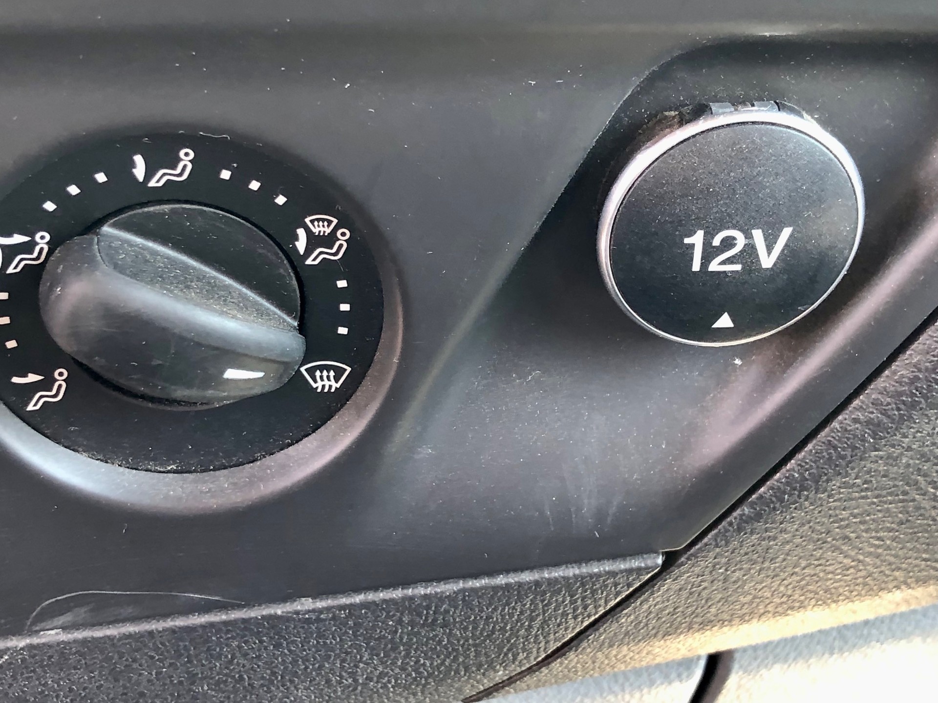 FORD Transit Custom 300 L1H1 Level 3 - 9 Places-image-16