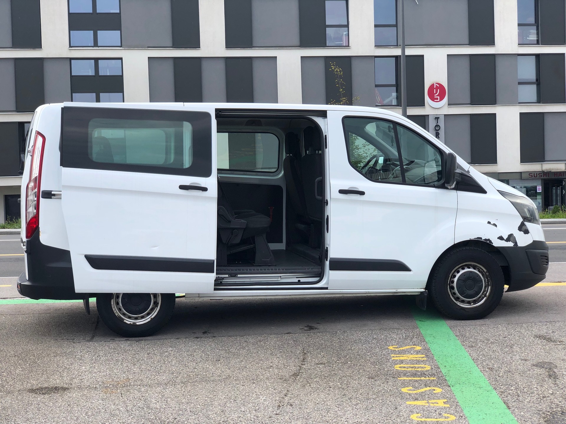 FORD Transit Custom 300 L1H1 Level 3 - 9 Places-image-7