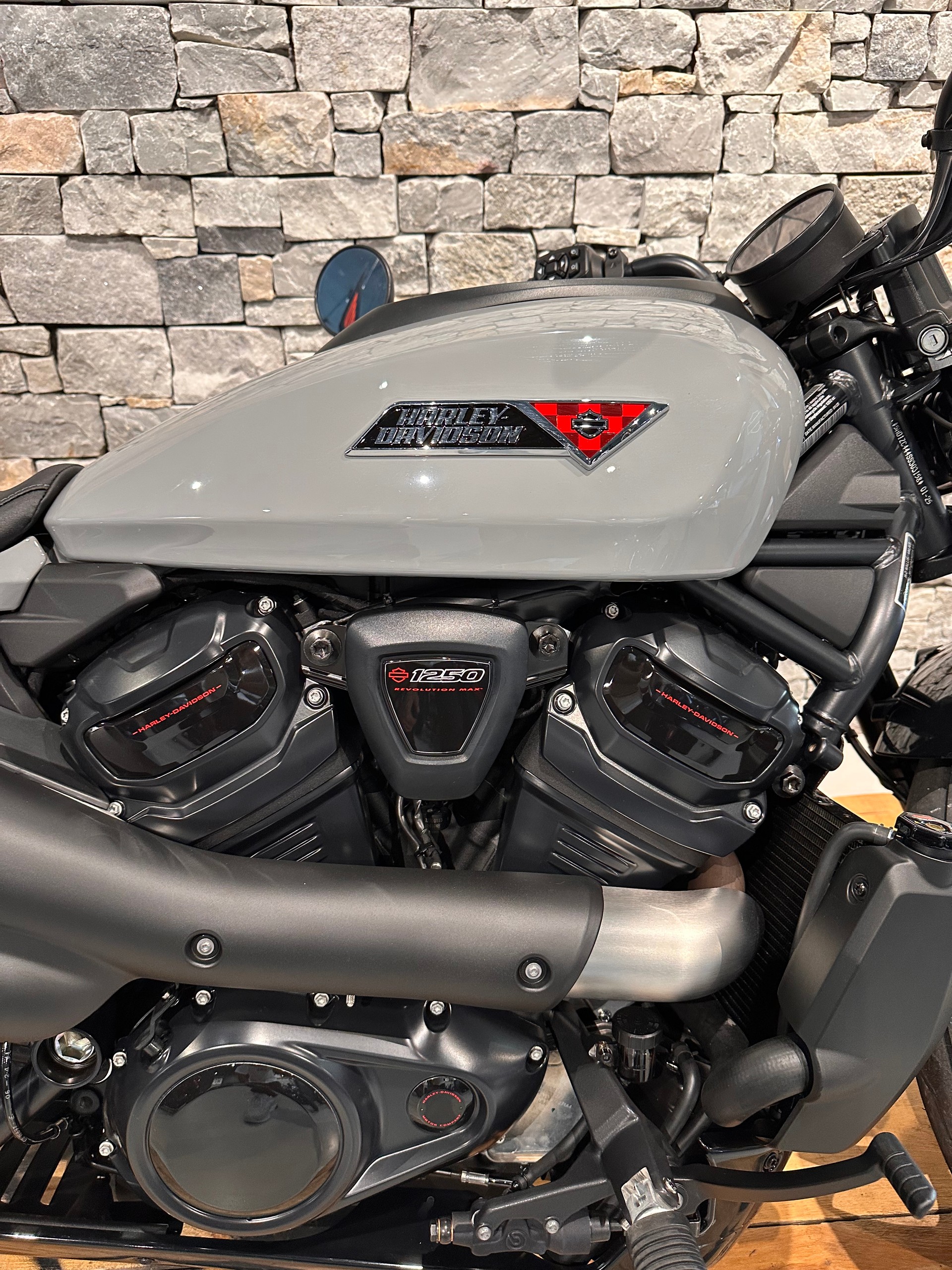 HARLEY-DAVIDSON Sportster S 1250-showroom-element-3