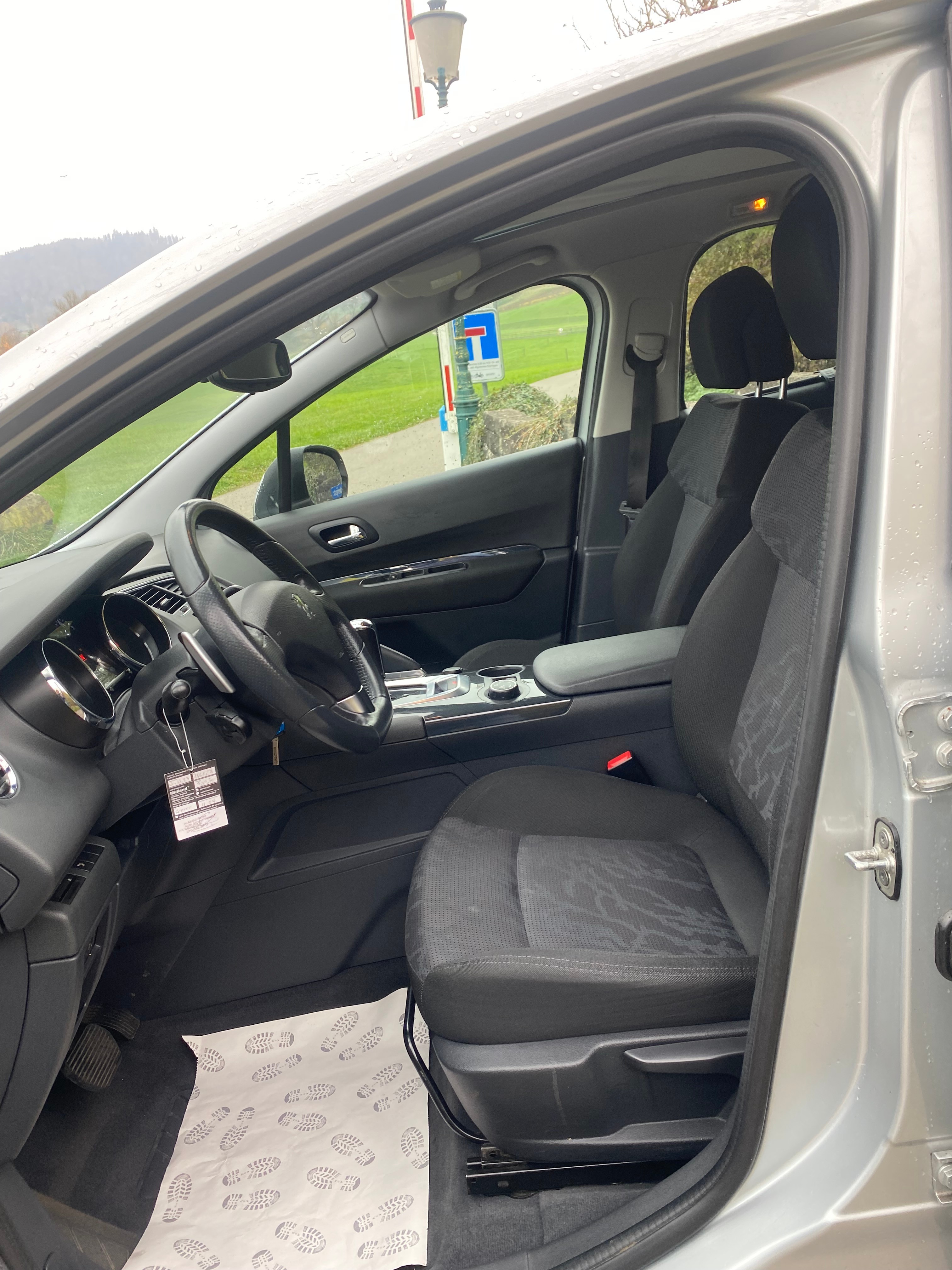 PEUGEOT 3008 1.6 HDI Sport Pack EGS6 — slika 5