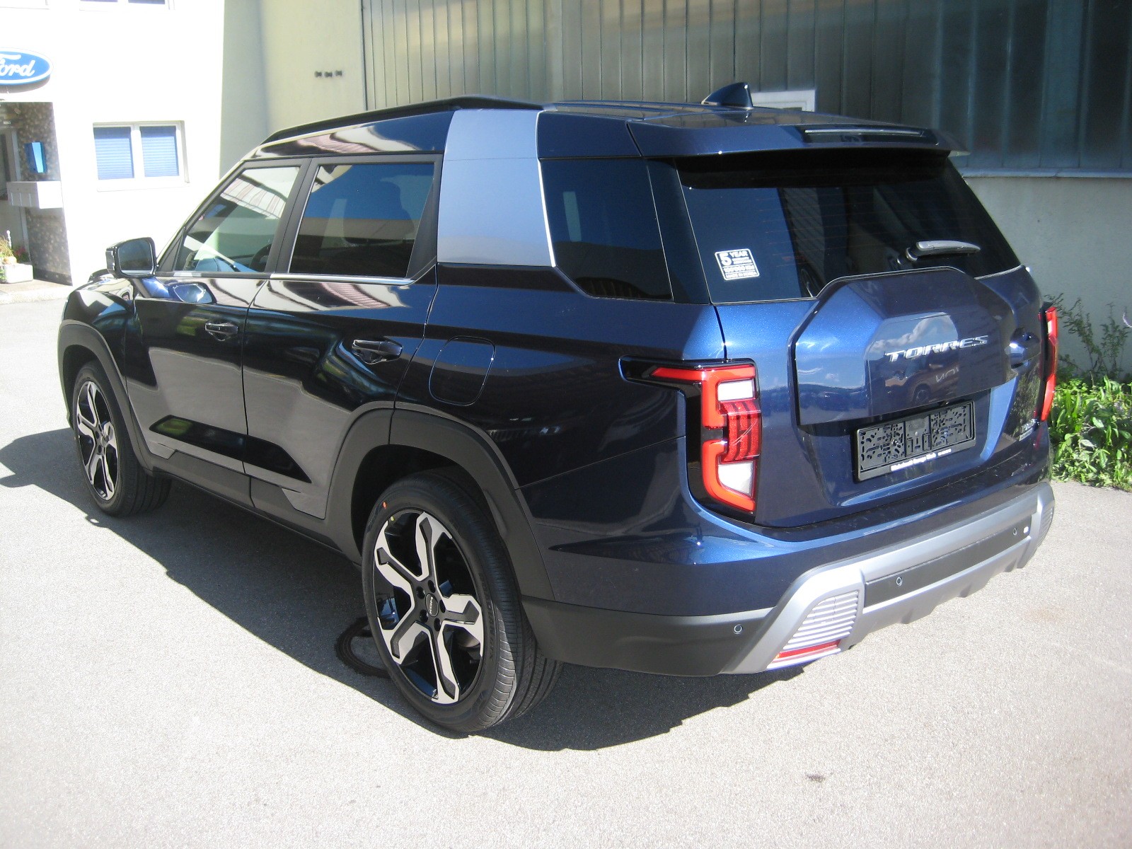 KGM-SsangYong Torres 1.5 TGDI Hybrid Titanium AT-image-2