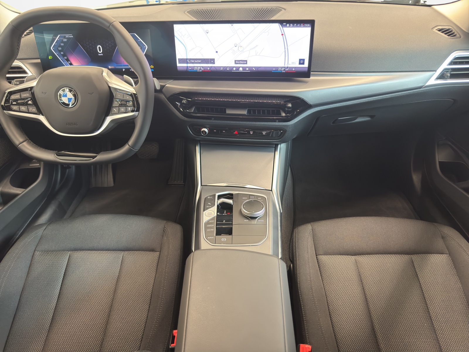 BMW 318i Touring-image-13
