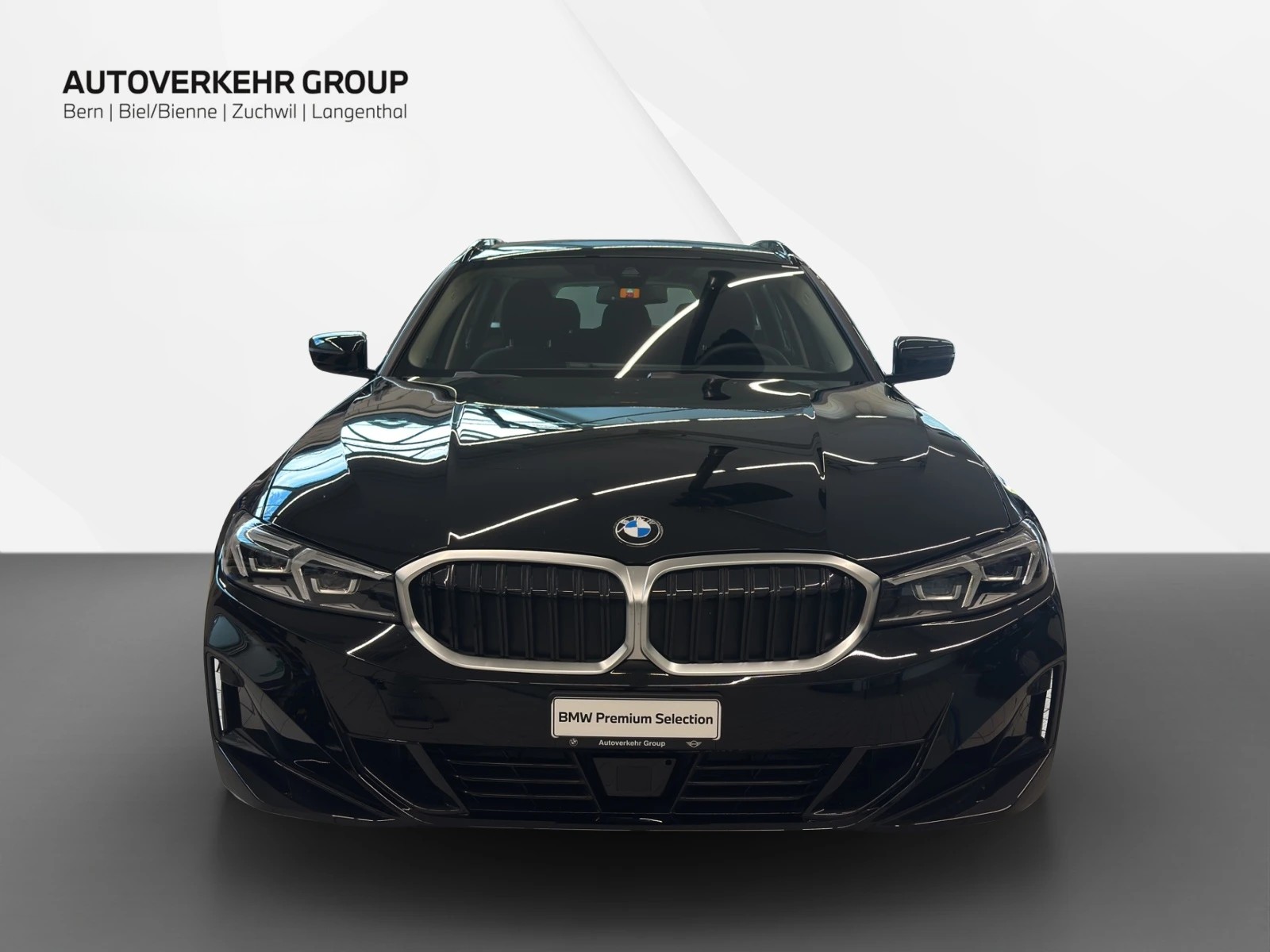 BMW 318i Touring-image-1