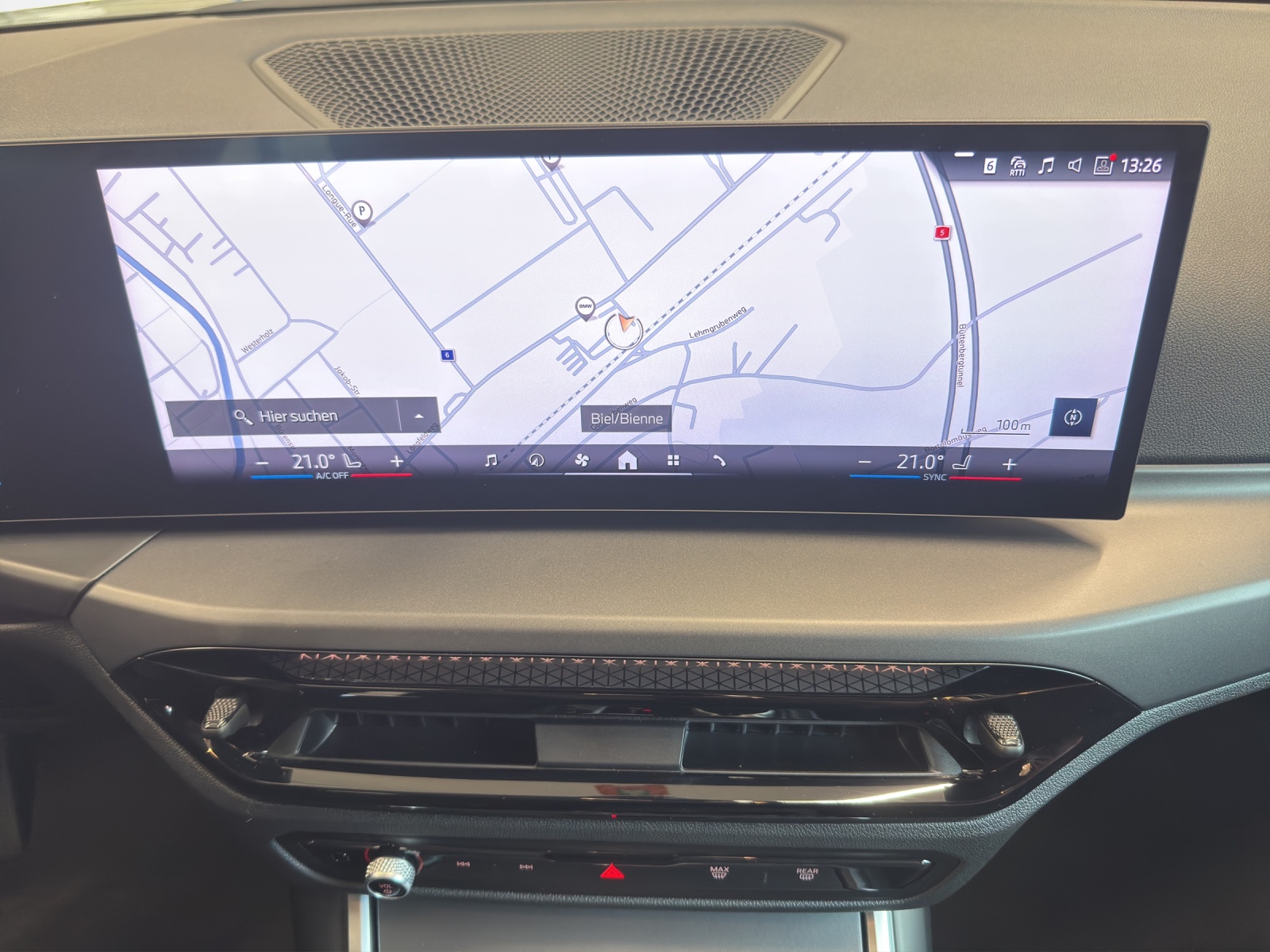 BMW 318i Touring-image-12