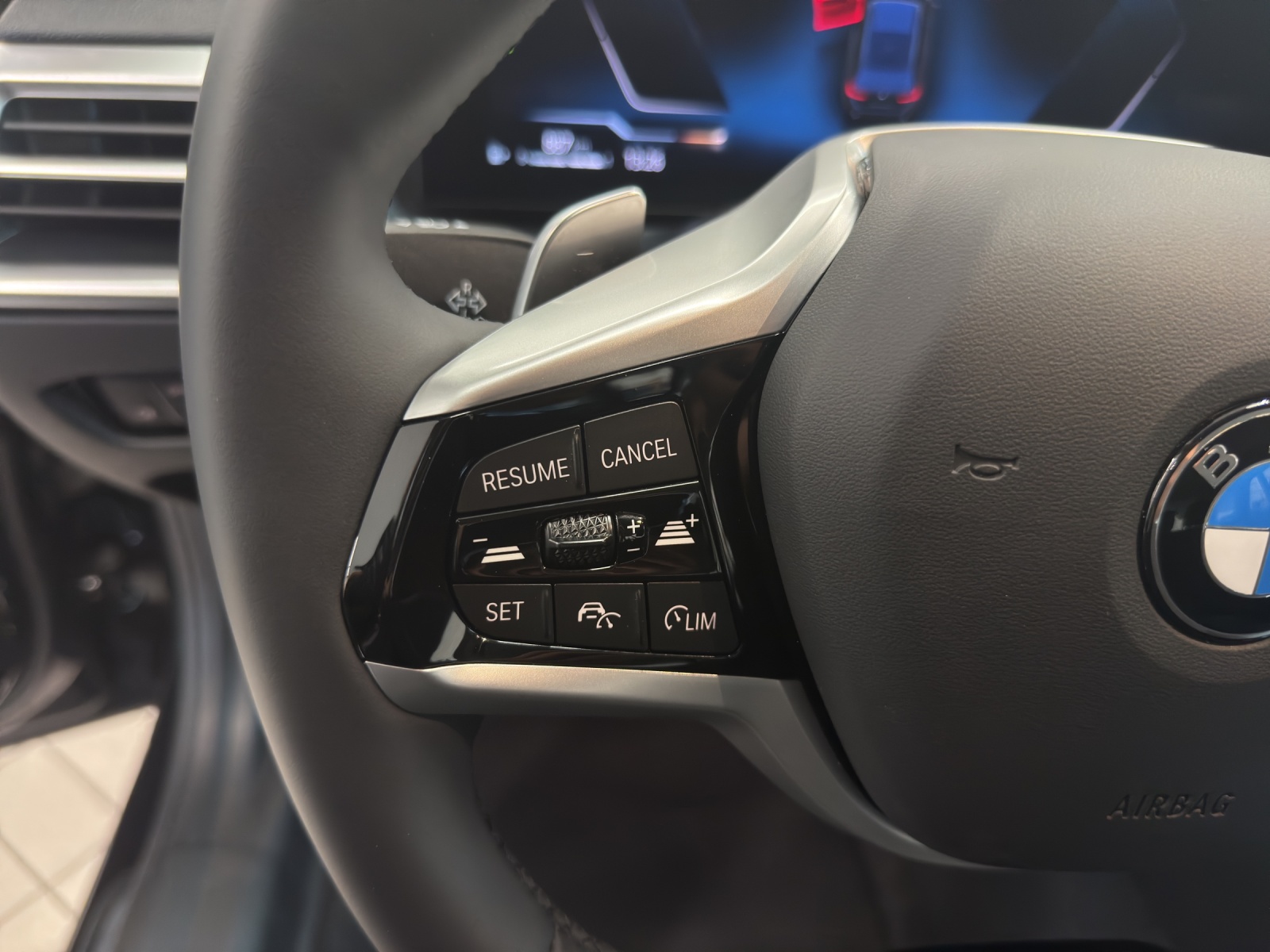 BMW 318i Touring-image-16