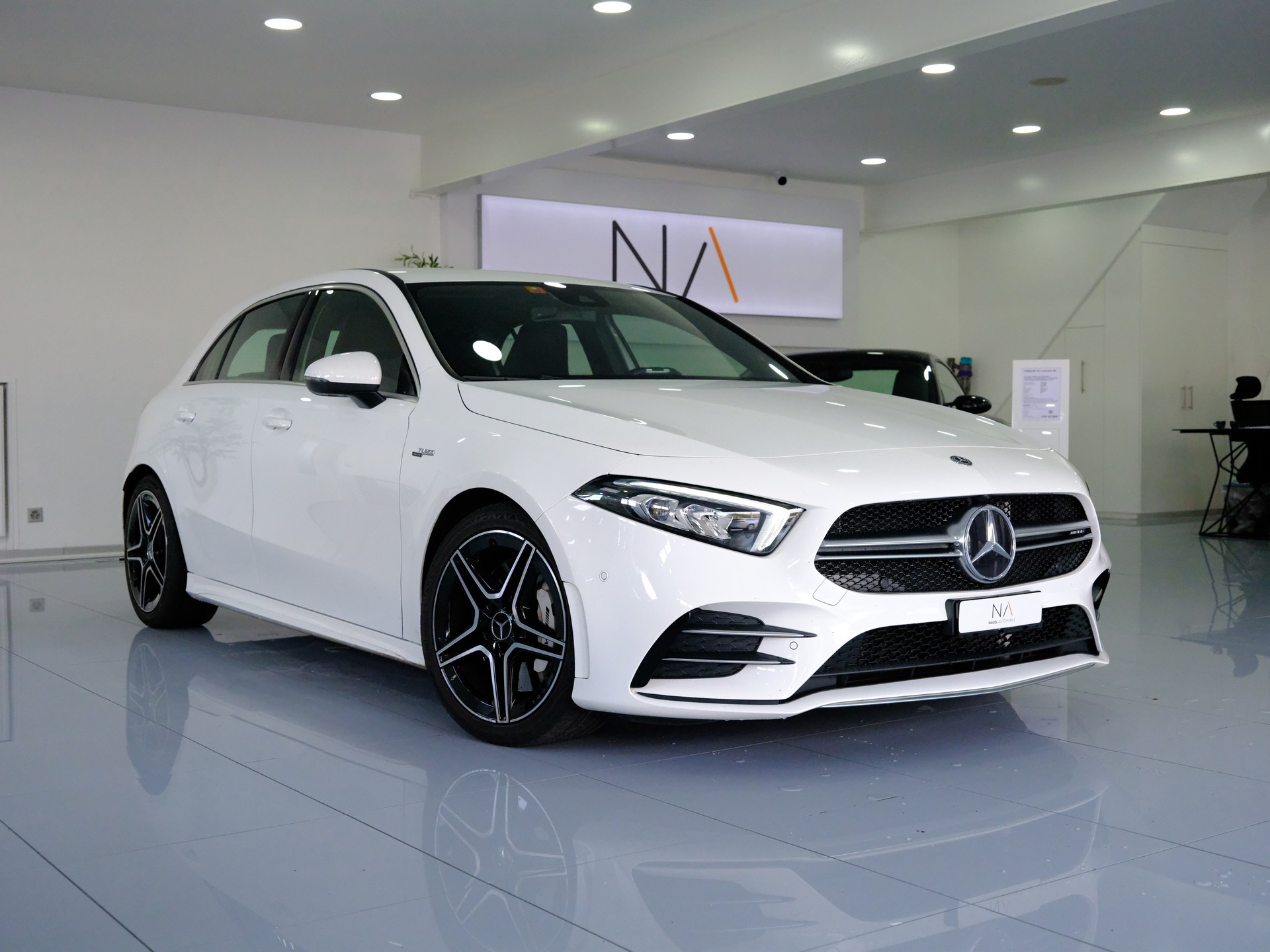 MERCEDES-BENZ A 35 AMG 4Matic Speedshift-image-0
