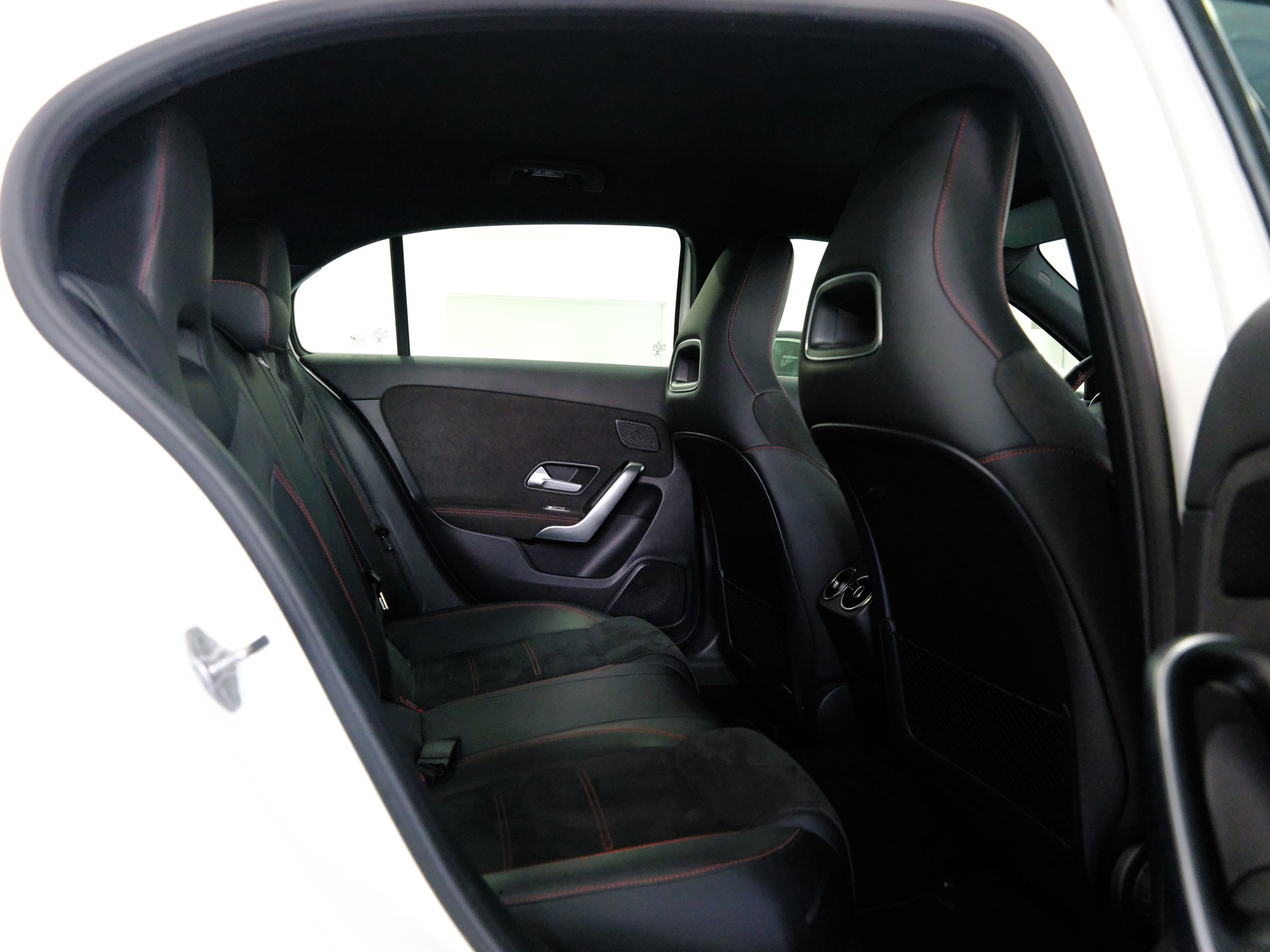 MERCEDES-BENZ A 35 AMG 4Matic Speedshift-image-20