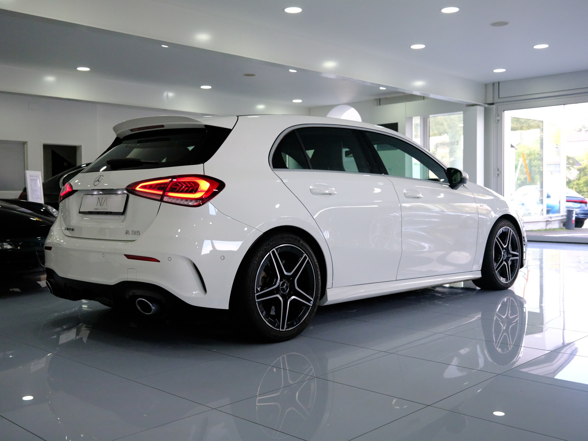 MERCEDES-BENZ A 35 AMG 4Matic Speedshift-image-6