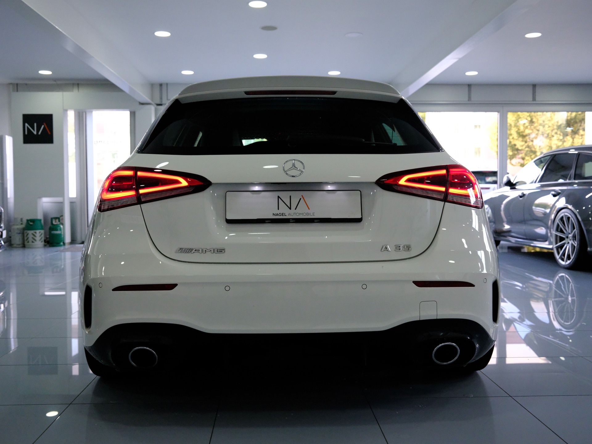 MERCEDES-BENZ A 35 AMG 4Matic Speedshift-image-5