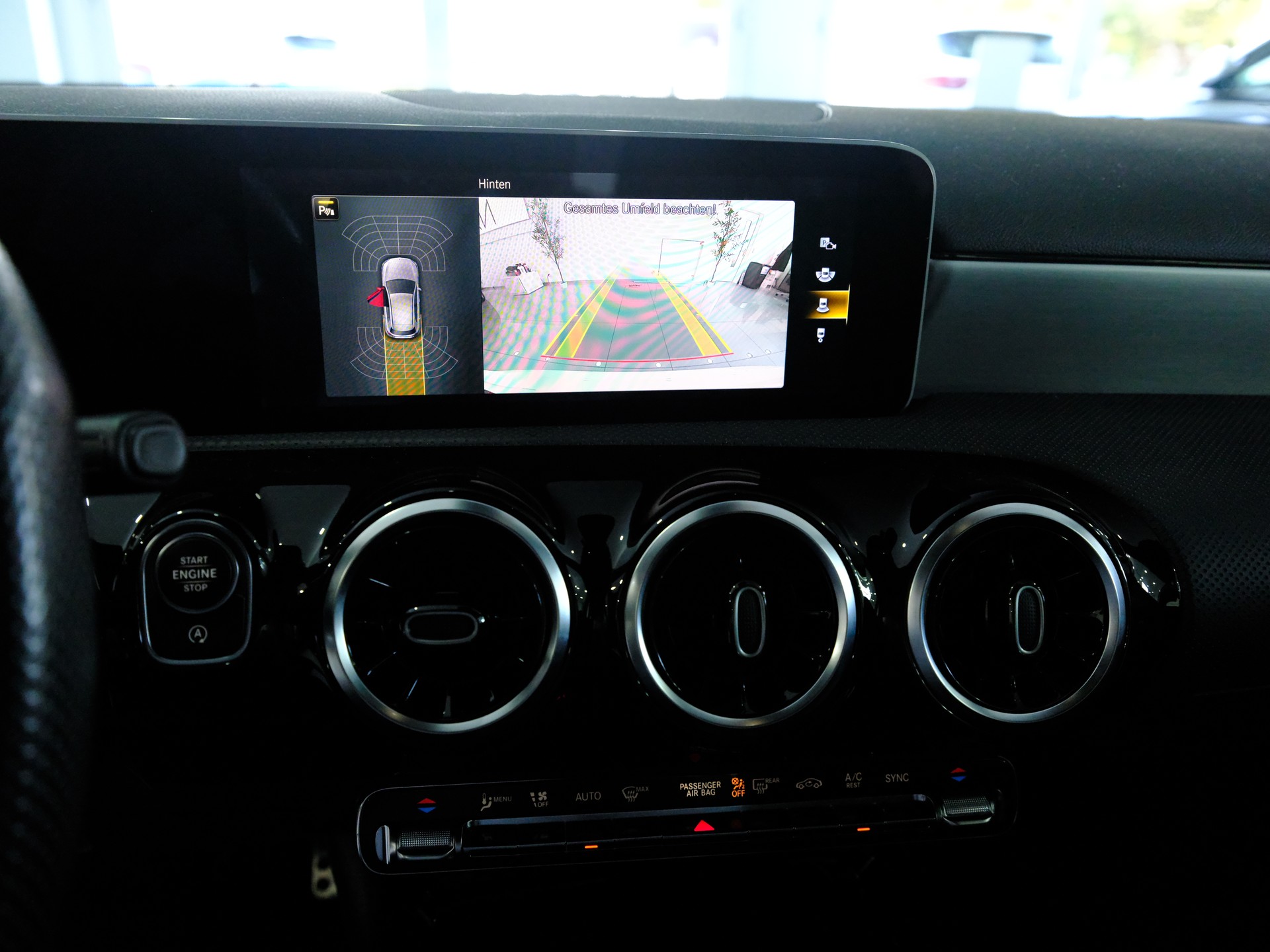 MERCEDES-BENZ A 35 AMG 4Matic Speedshift-image-14