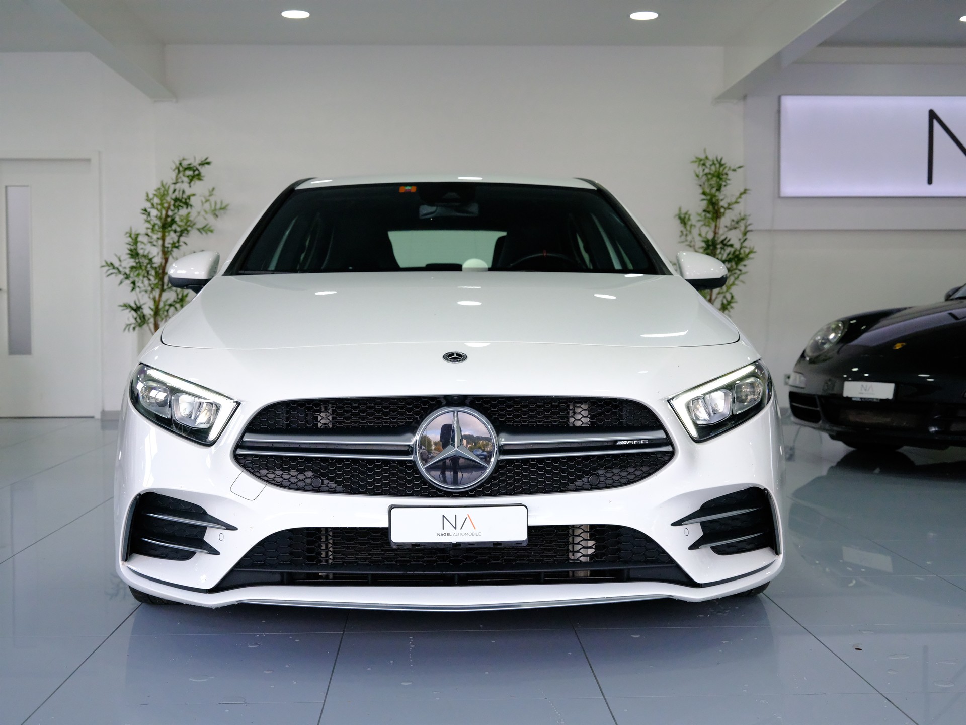 MERCEDES-BENZ A 35 AMG 4Matic Speedshift-image-2