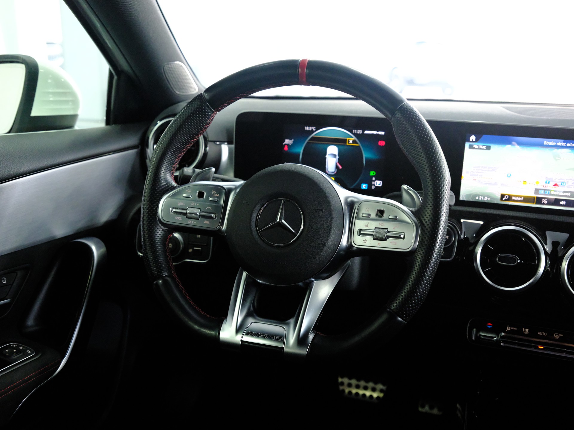 MERCEDES-BENZ A 35 AMG 4Matic Speedshift-image-23