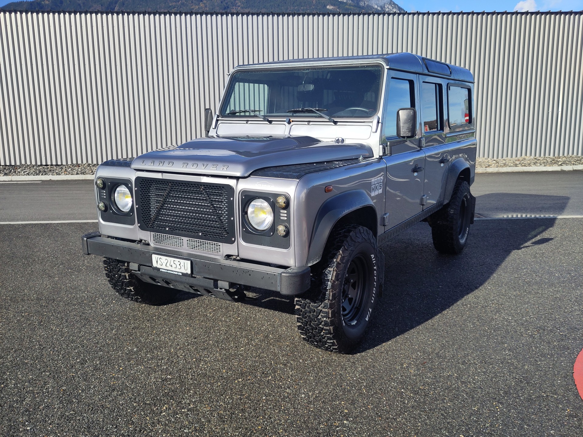LAND ROVER Defender 110 2.2 TD4 Station Wagon-image-1