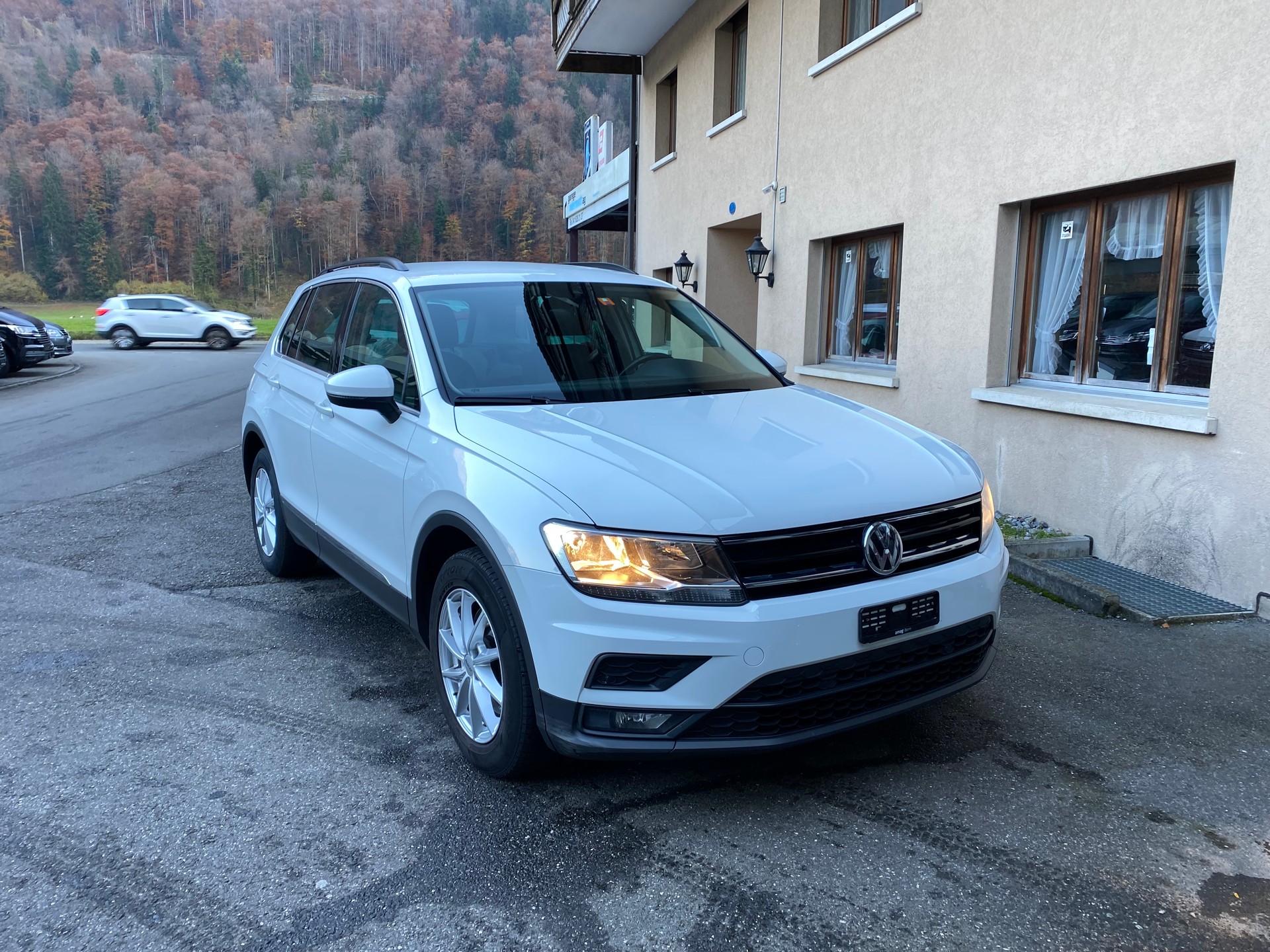 VW Tiguan 2.0 TDI SCR Comfortline 4Motion DSG-image-5