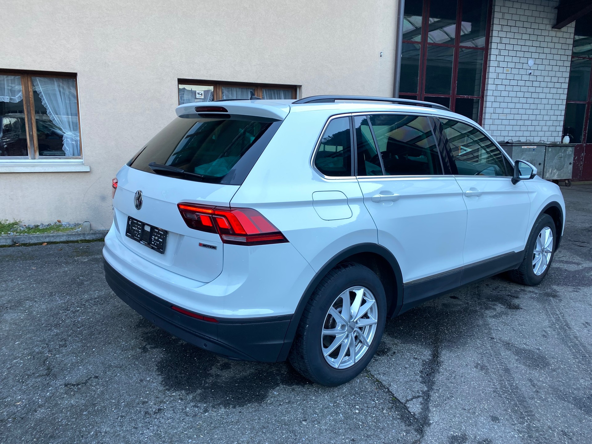 VW Tiguan 2.0 TDI SCR Comfortline 4Motion DSG-image-7