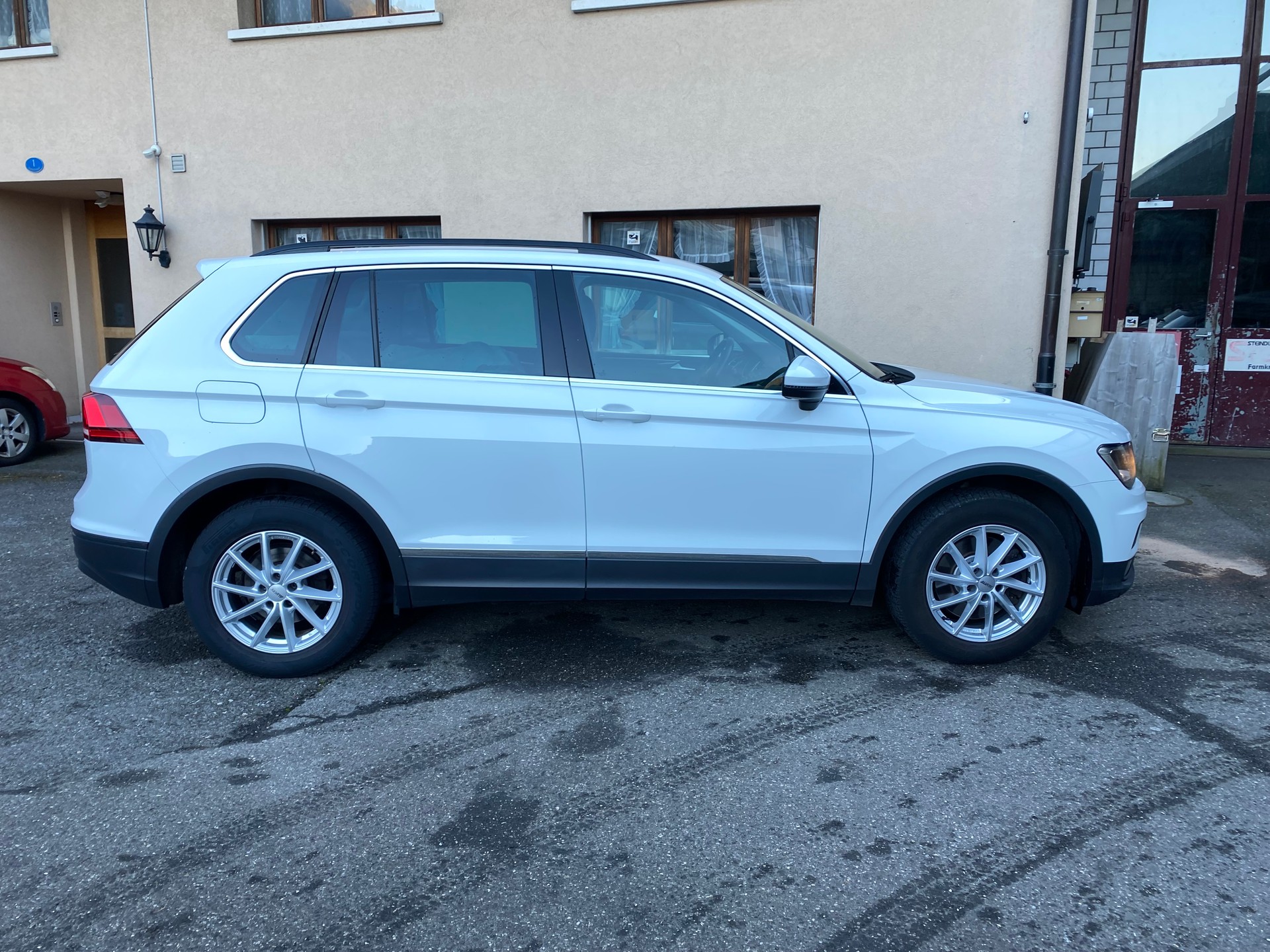 VW Tiguan 2.0 TDI SCR Comfortline 4Motion DSG-image-6