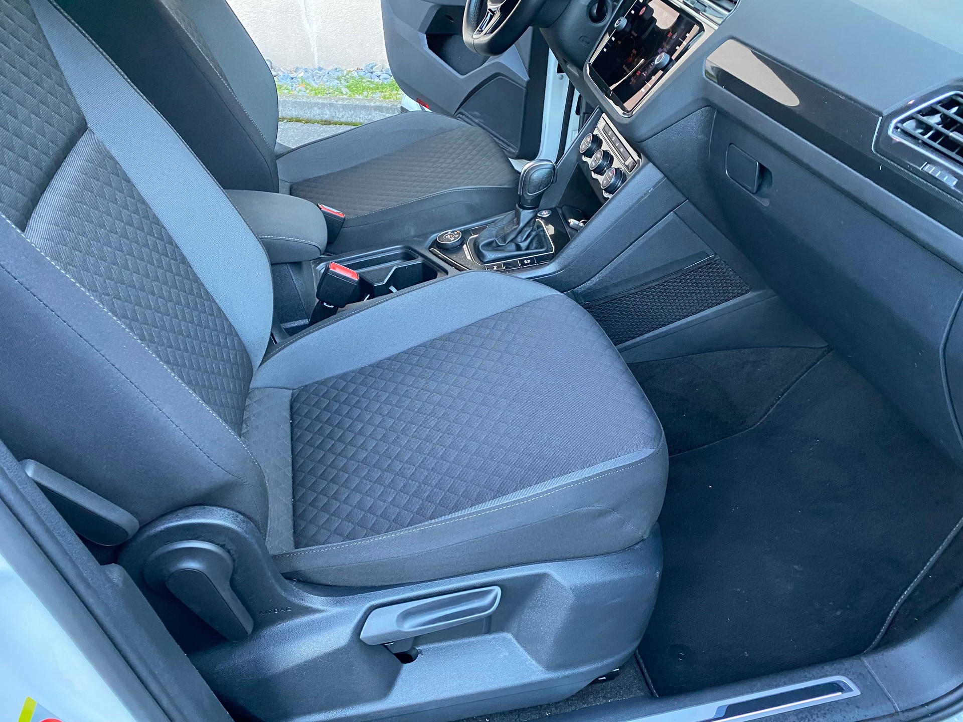 VW Tiguan 2.0 TDI SCR Comfortline 4Motion DSG-image-3