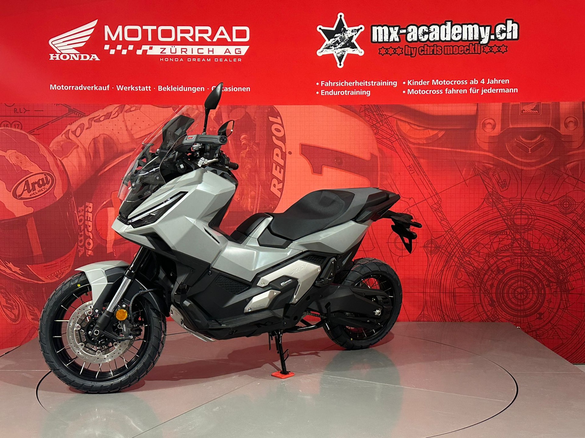 HONDA X-ADV *Modell 2026**Neufahrzeug**Matte Deep Mud Grey*-showroom-element-1