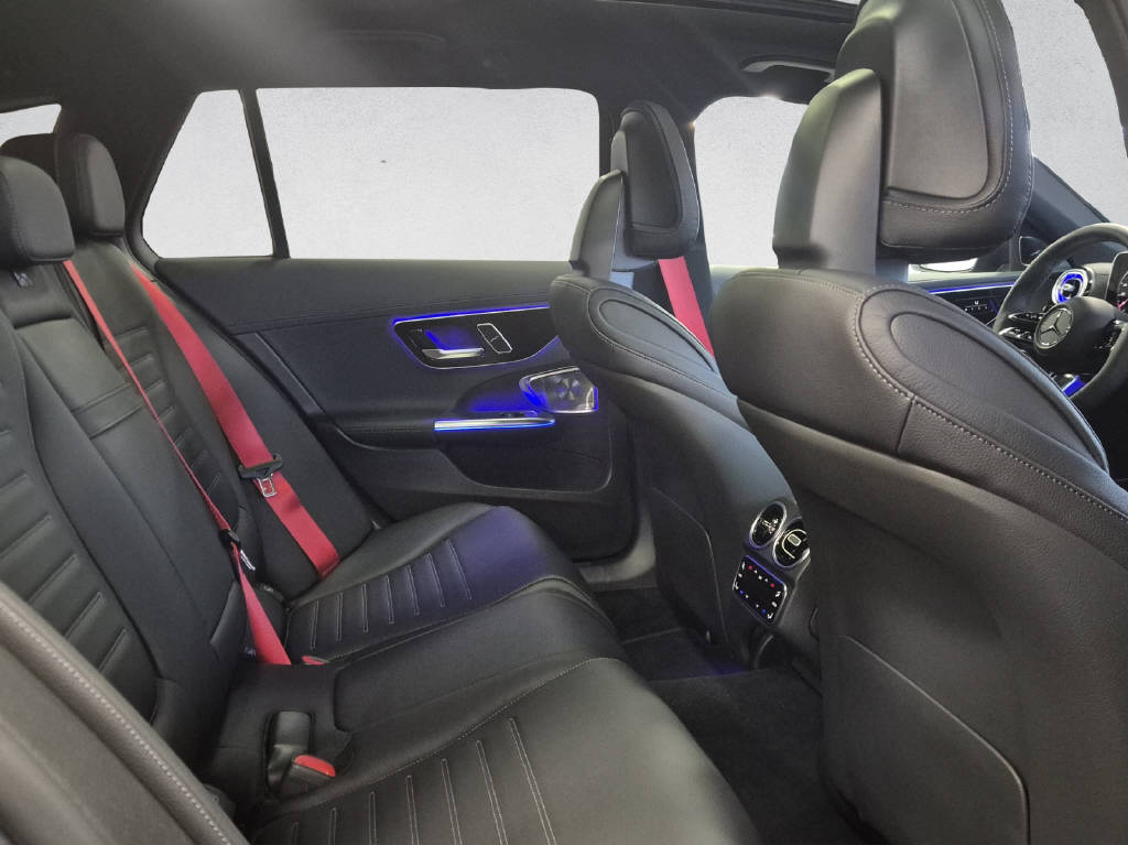 MERCEDES-BENZ C 220 d AMG Line 4Matic Swiss Star T-Modell-image-11
