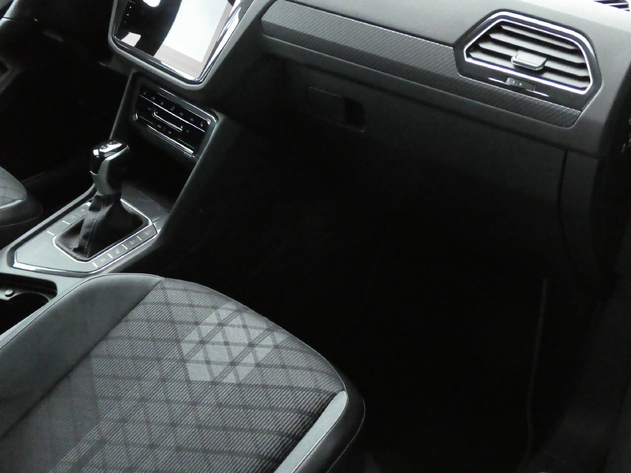 VW Tiguan 1.4 TSI PHEV R-Line SELECTION DSG-image-9