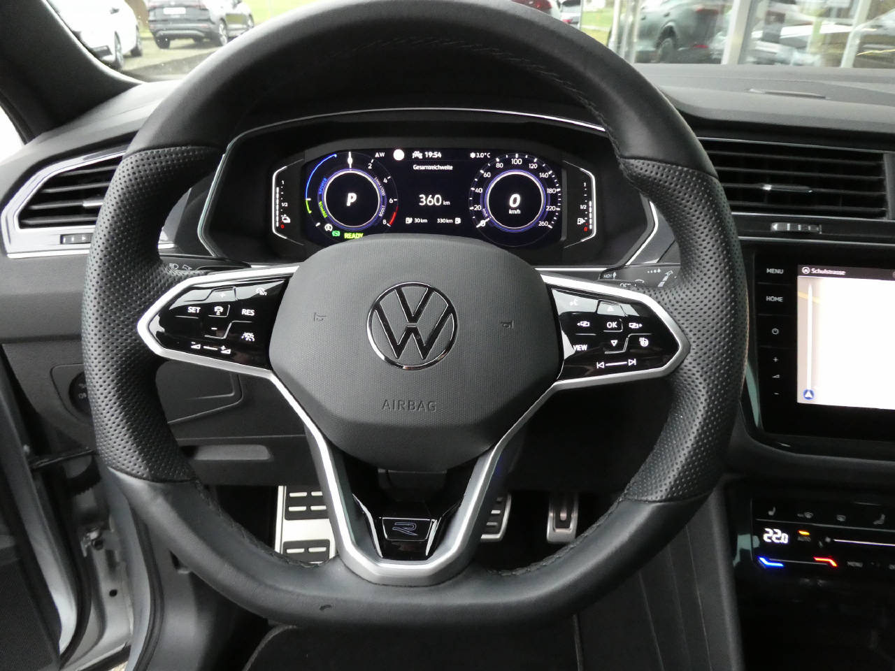 VW Tiguan 1.4 TSI PHEV R-Line SELECTION DSG-image-11