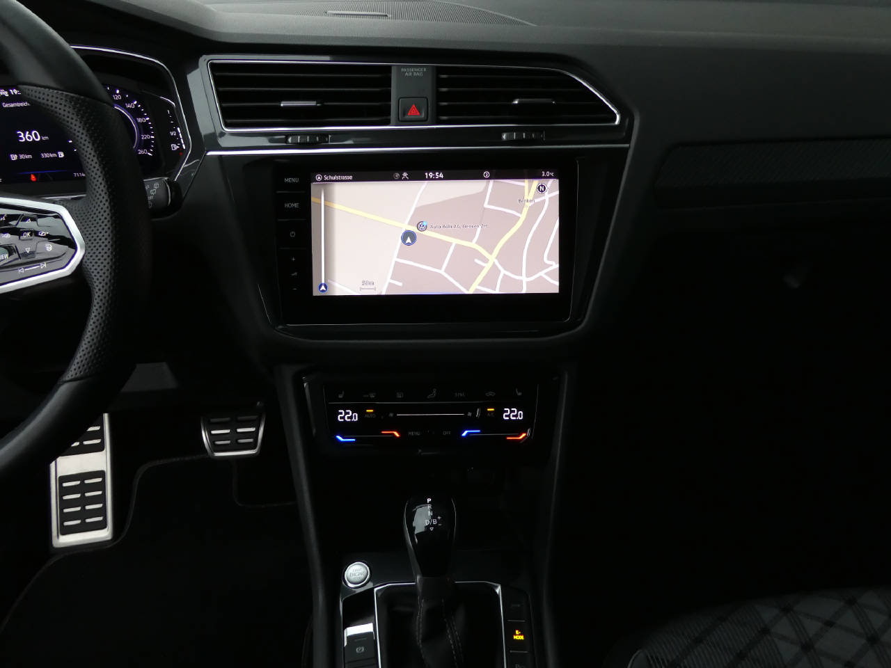 VW Tiguan 1.4 TSI PHEV R-Line SELECTION DSG-image-12