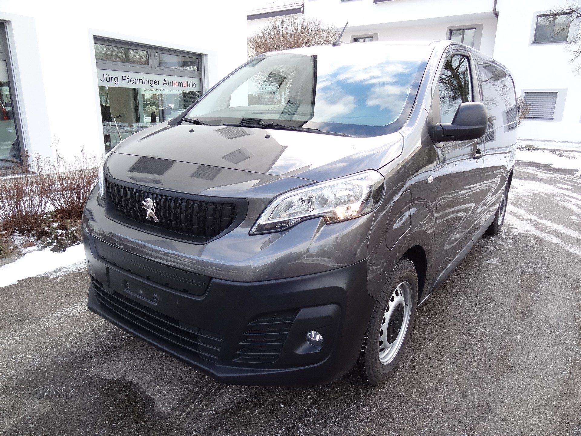 PEUGEOT Expert 75 KWh Standard