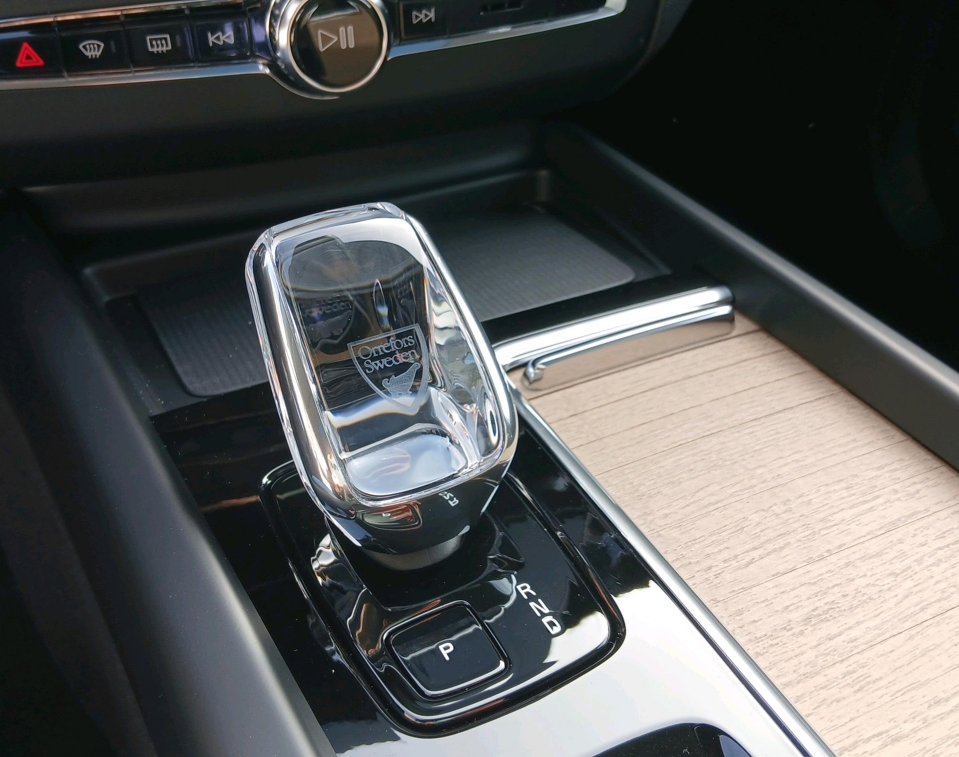 VOLVO XC60 2.0 T8 TE Ultra Dark eAWD-image-13
