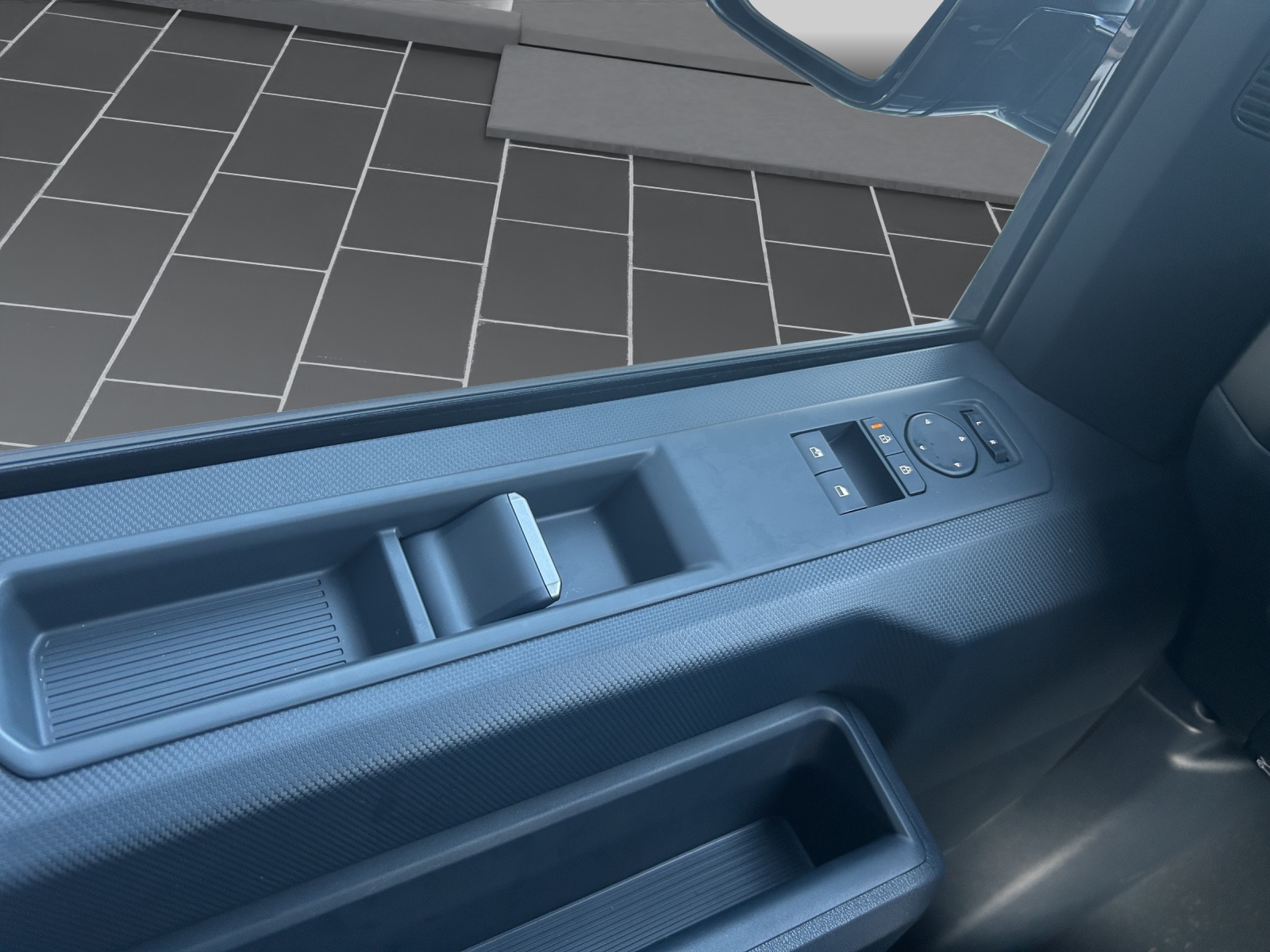 KIA PV5 71.2 kWh Plus Passanger-image-14