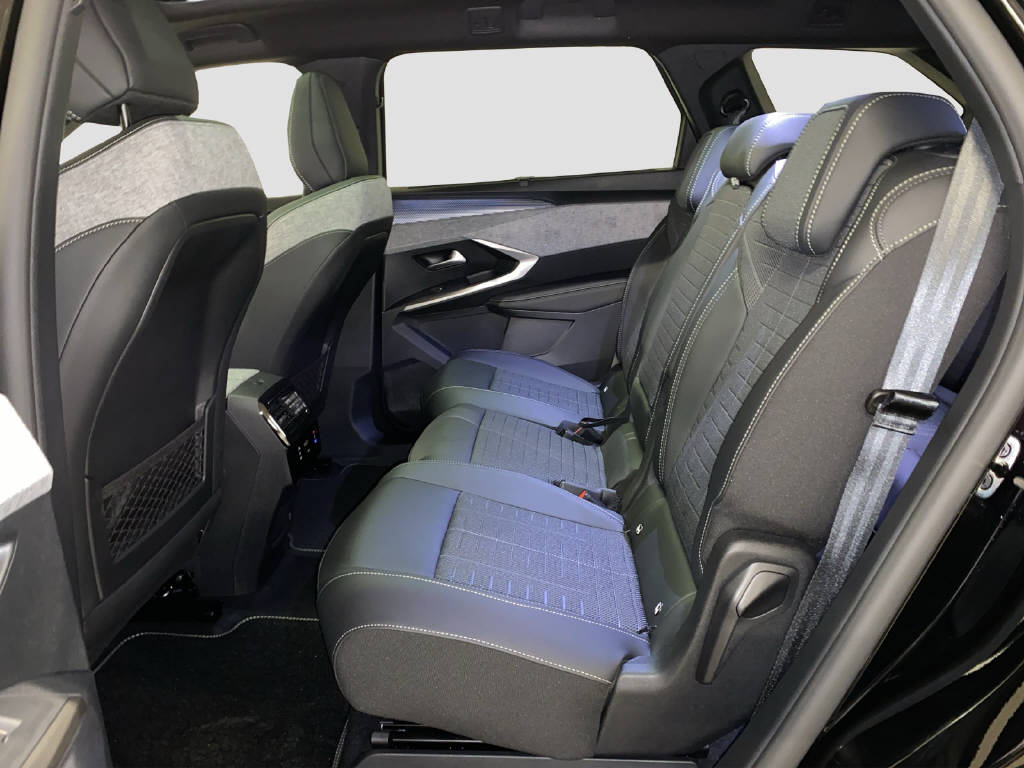 PEUGEOT 5008 1.6 PHEV GT-image-12