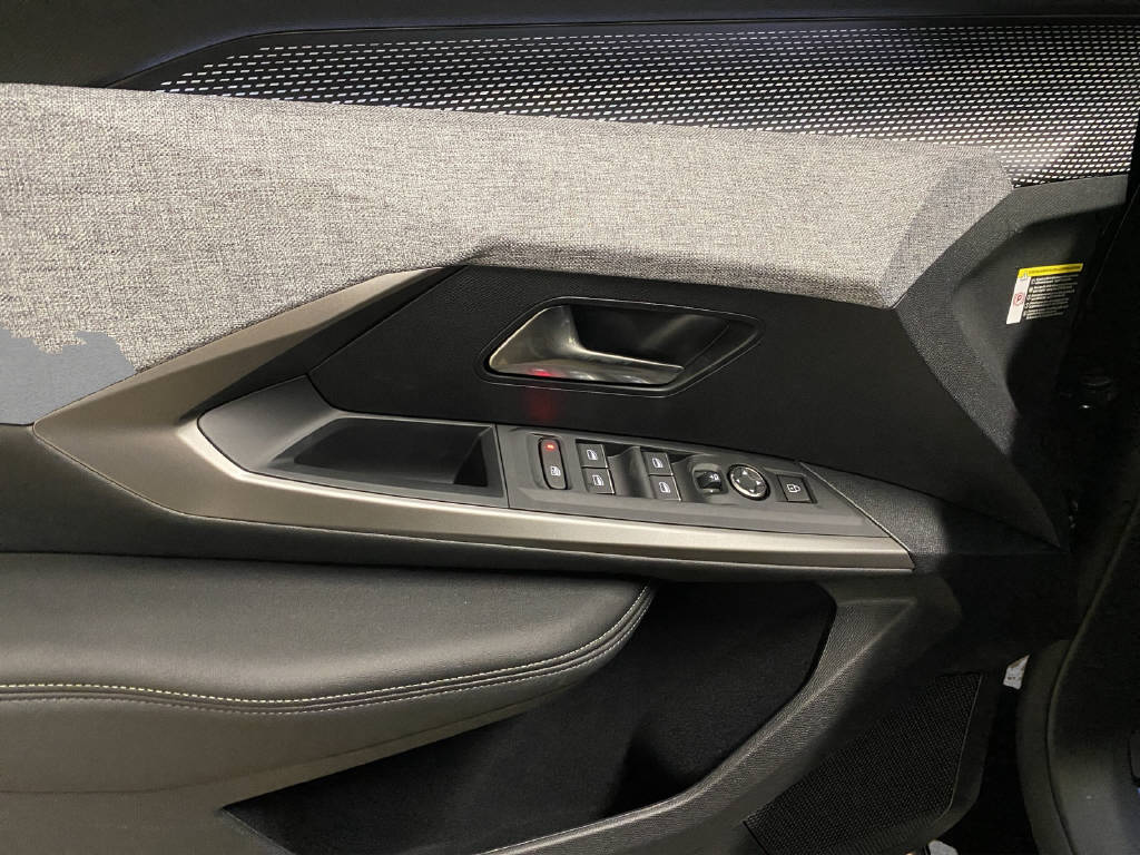 PEUGEOT 5008 1.6 PHEV GT-image-11