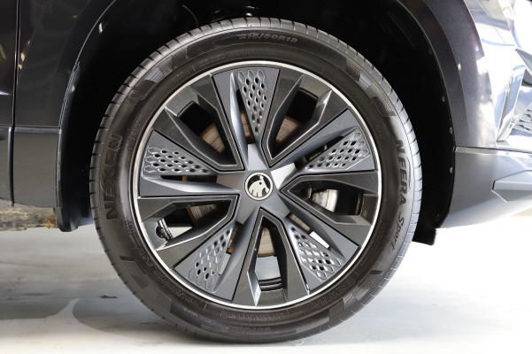 SKODA Karoq 1.5TSI SportLine-image-12