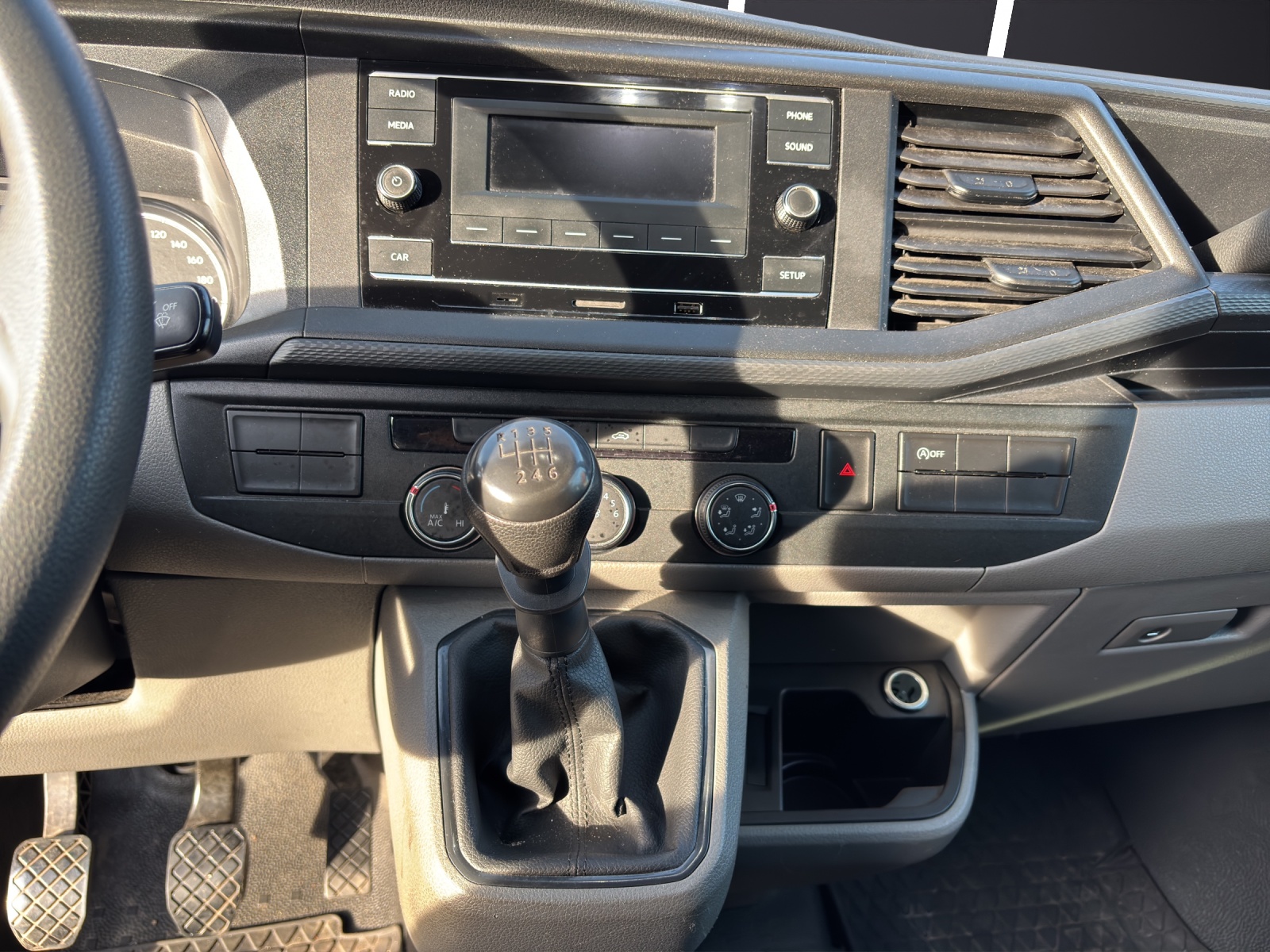 VW T6.1 2.0 TDI-image-4