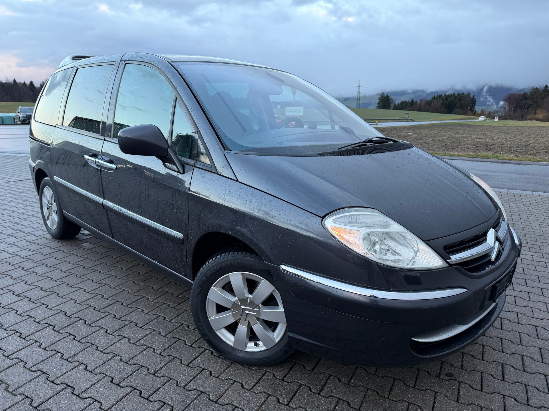 CITROEN C8 2.0 16V HDi Exclusive 7 Sitzplätze-image-0