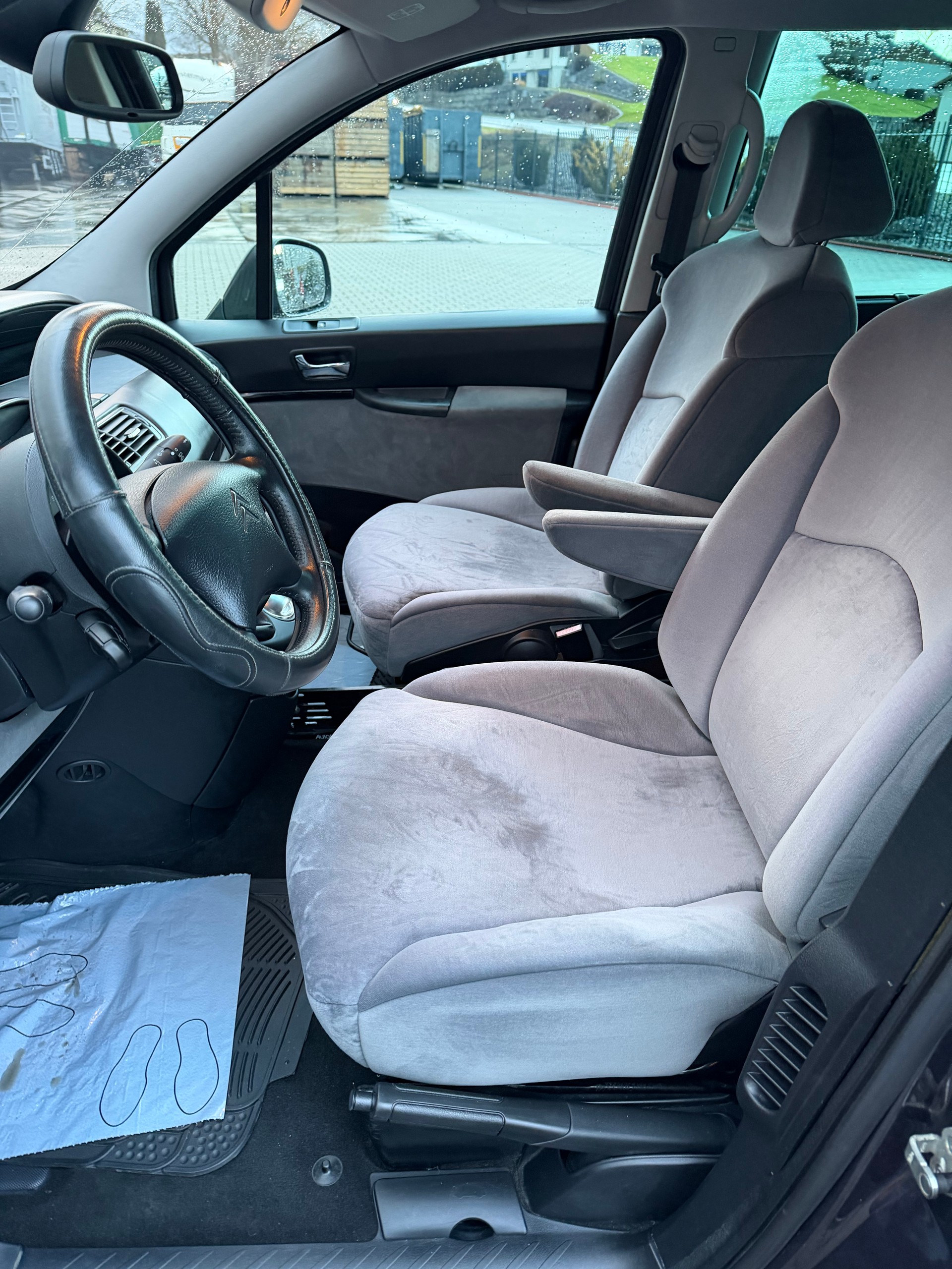 CITROEN C8 2.0 16V HDi Exclusive 7 Sitzplätze-image-6