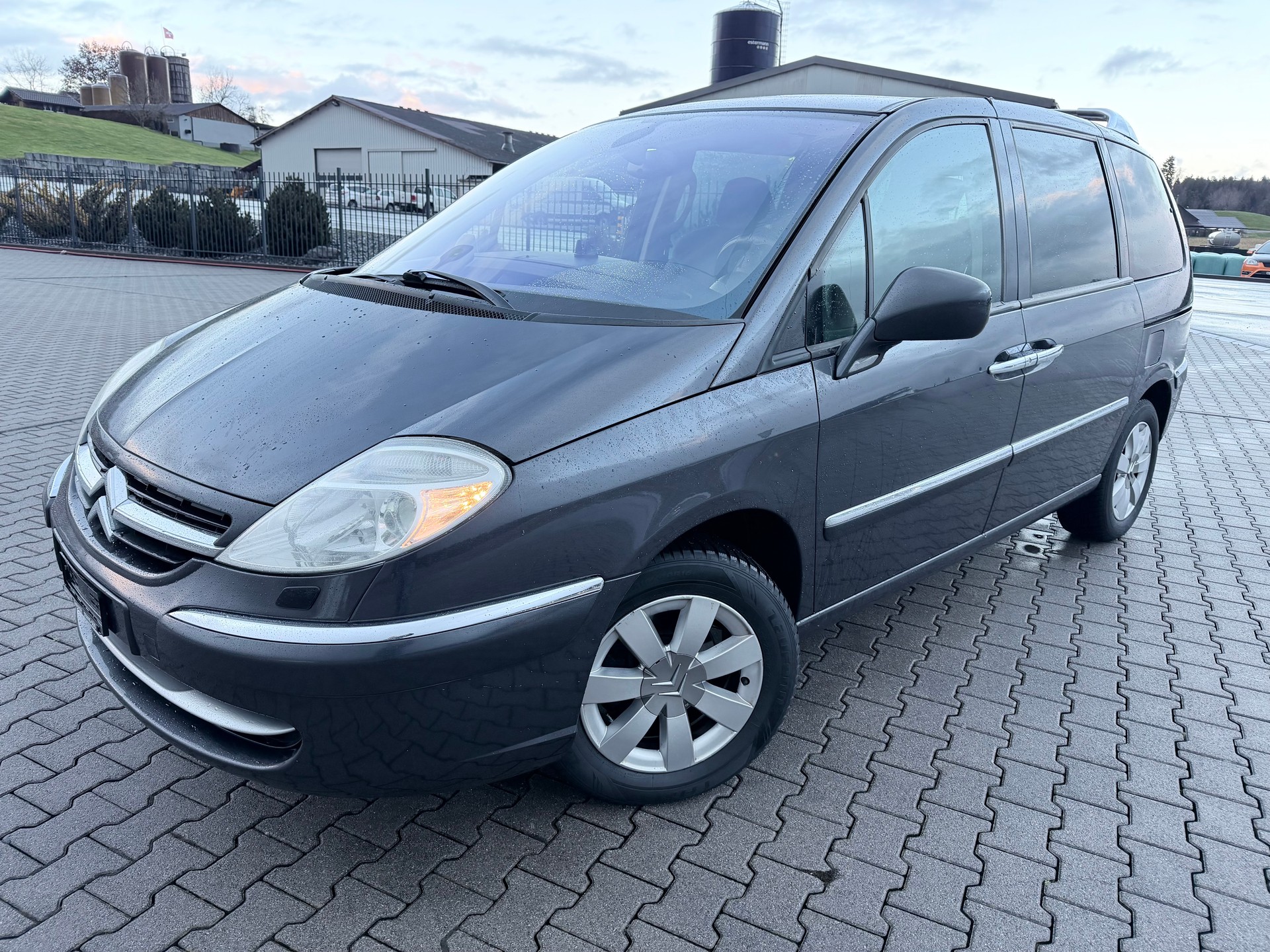 CITROEN C8 2.0 16V HDi Exclusive 7 Sitzplätze-image-1