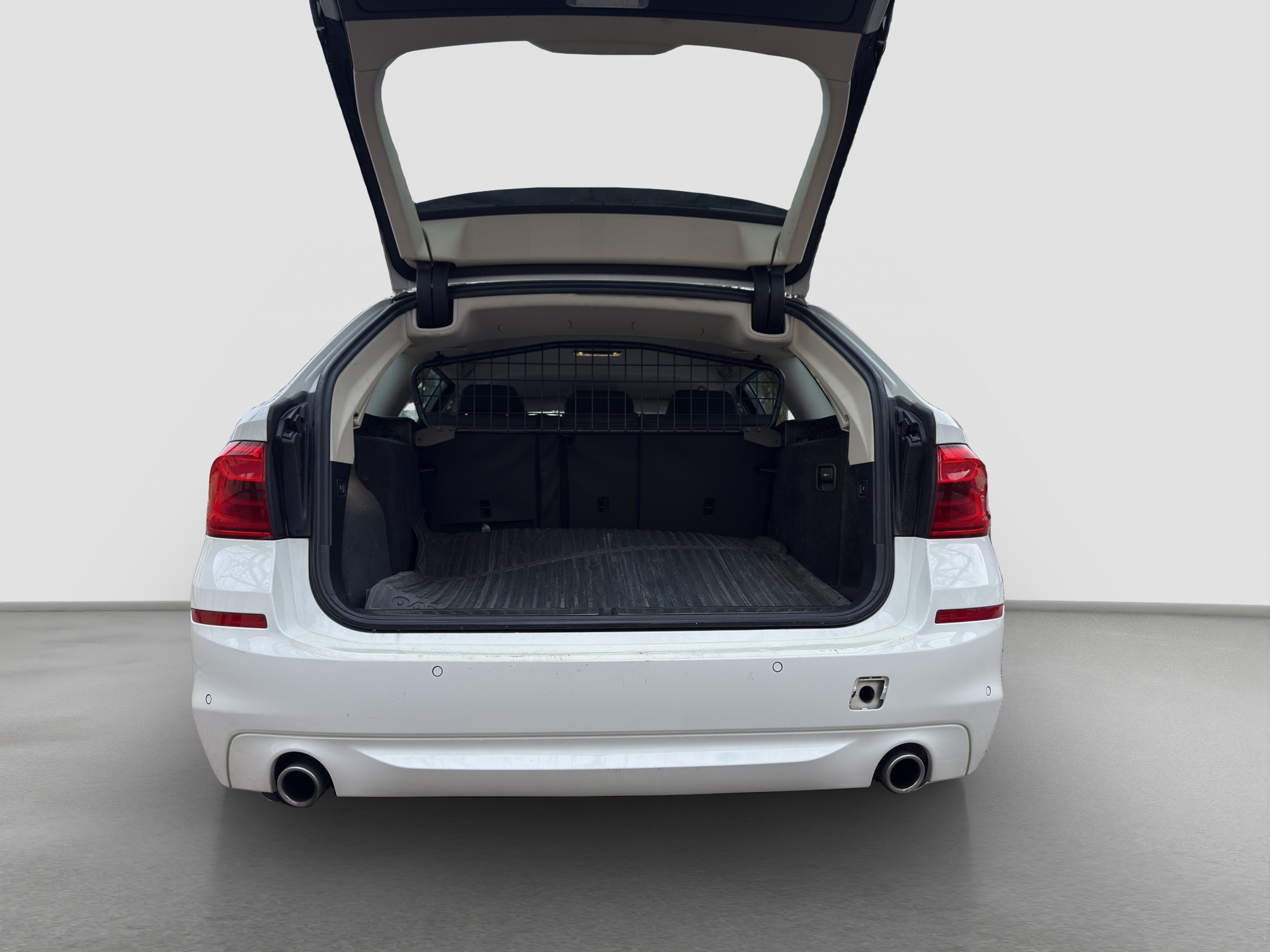 BMW 530d xDrive Touring Steptronic ** CH Fhz ** 1. Hand ** Ab MFK ** Anh.-Kuppl. **-image-15