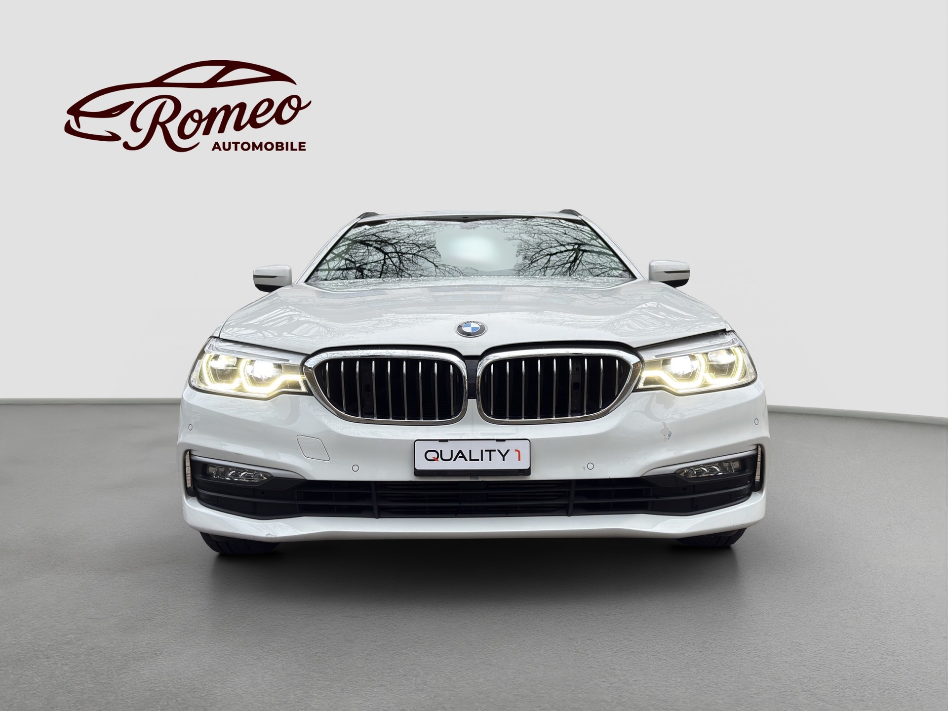 BMW 530d xDrive Touring Steptronic ** CH Fhz ** 1. Hand ** Ab MFK ** Anh.-Kuppl. **-image-5
