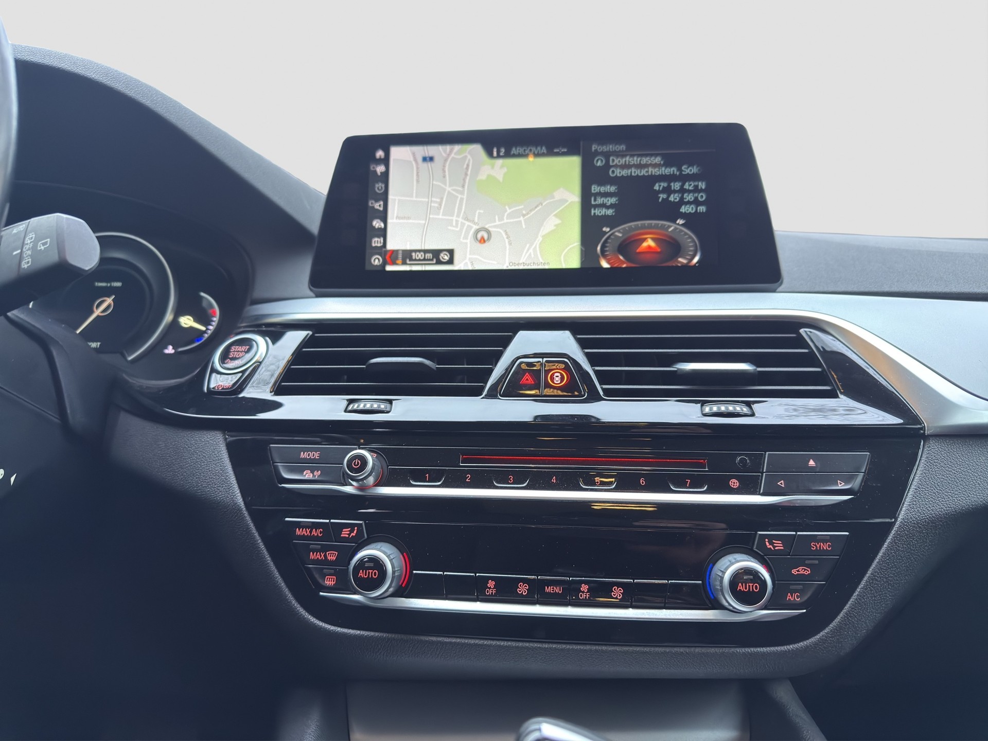 BMW 530d xDrive Touring Steptronic ** CH Fhz ** 1. Hand ** Ab MFK ** Anh.-Kuppl. **-image-11