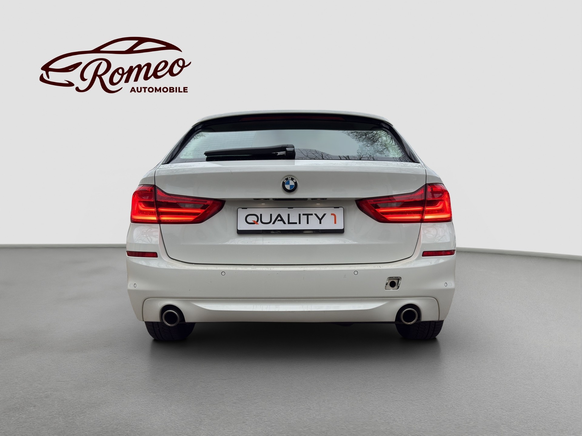 BMW 530d xDrive Touring Steptronic ** CH Fhz ** 1. Hand ** Ab MFK ** Anh.-Kuppl. **-image-6