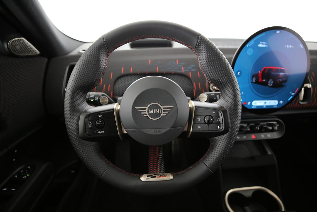 MINI Countryman U25 2.0i John Cooper Works ALL4-image-5