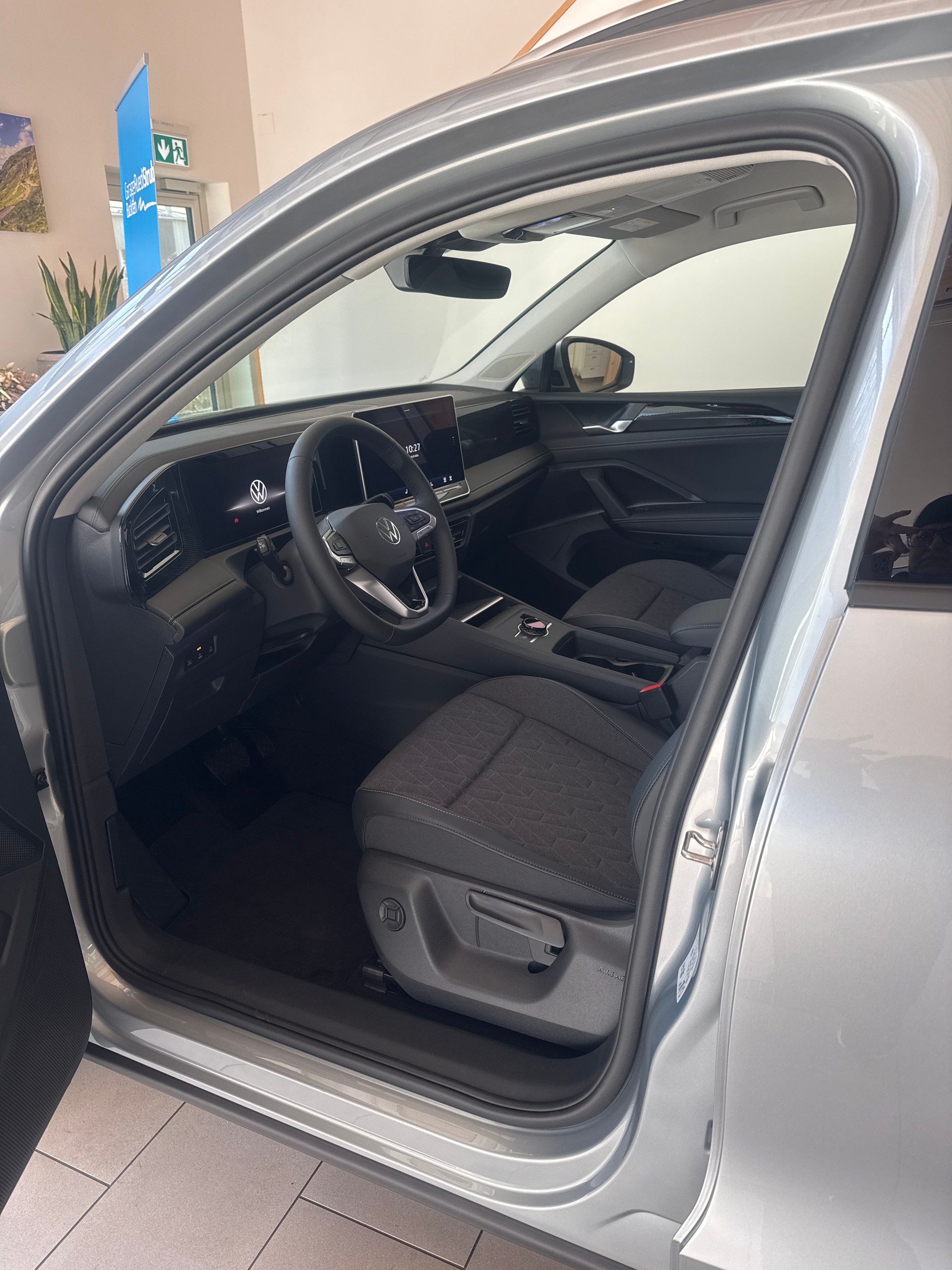 VW Tiguan 2.0 TSI Life United DSG 4motion-image-3